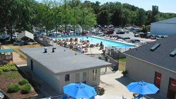 Piscine extérieure, piscine chauffée