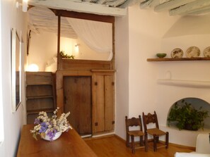 Interior - Jasmine House in the heart of Chora of Skyros, can accommodate 3 to 4 people (Skyros)