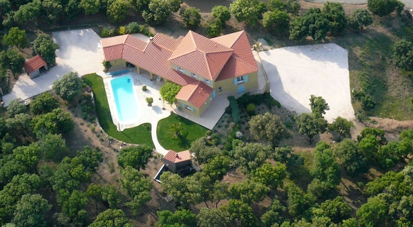Exterior - L'ESCAPADE charming villa in a quiet location large pool magnificent view (Le Boulou)