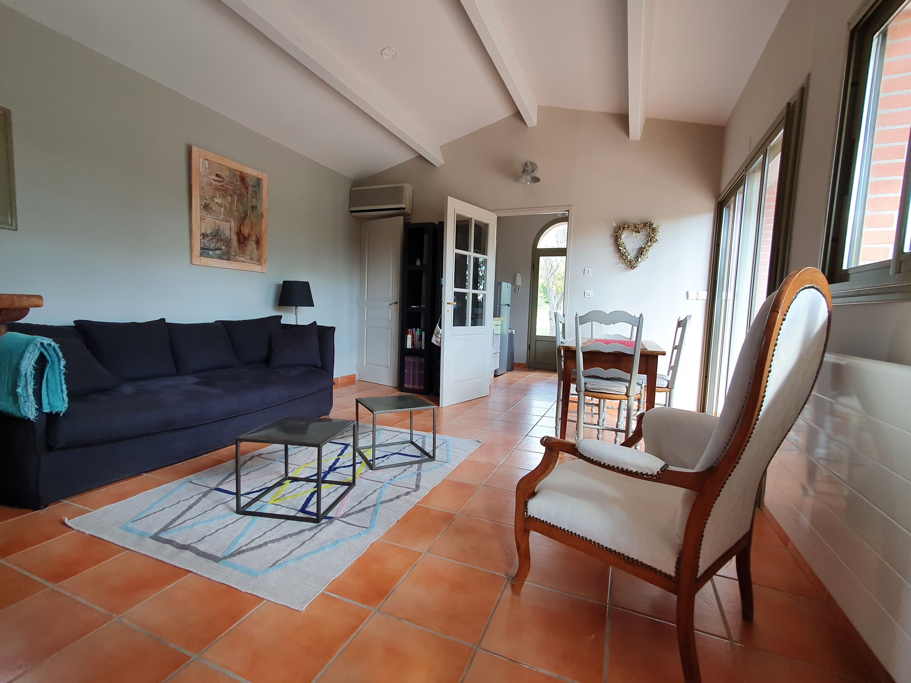 Small charming individual house with air conditioning