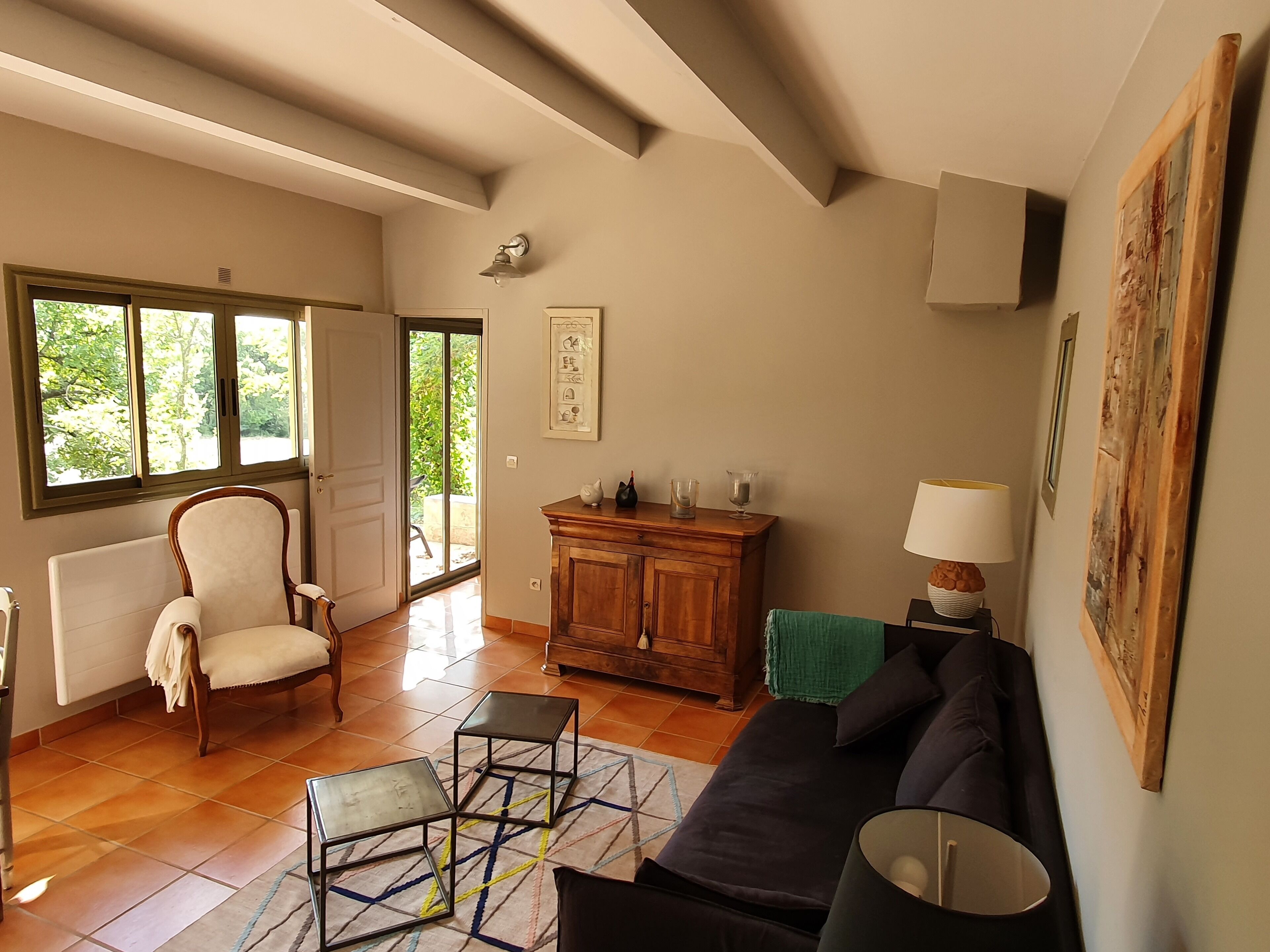 Small charming individual house with air conditioning