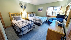 2 bedrooms, iron/ironing board, free WiFi, bed sheets