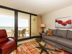 Televisión, reproductor de DVD y estéreo 