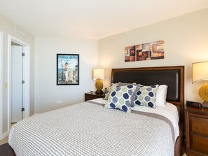 2 chambres, bureau, Wi-Fi, literie fournie