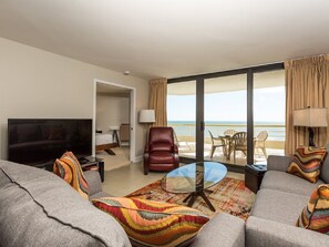 Televisión, reproductor de DVD y estéreo 