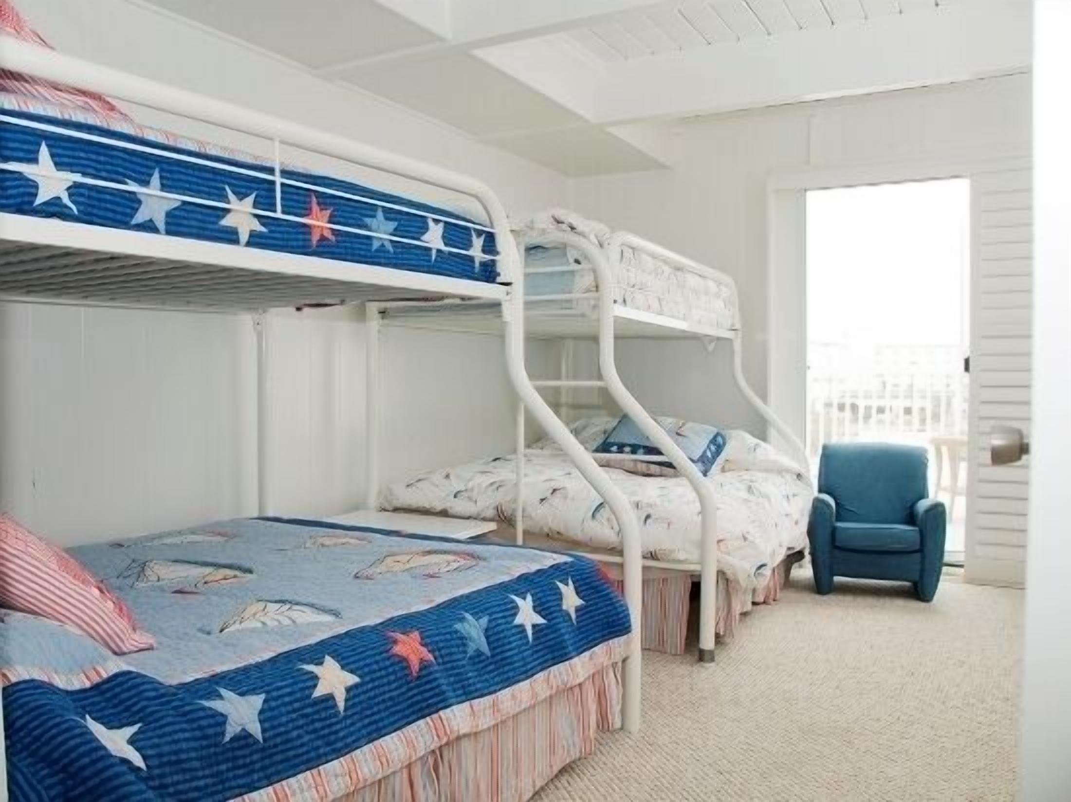 Oceanfront Townhome With Five Decks For Sunrise To Sunset Views. And A Pool :)