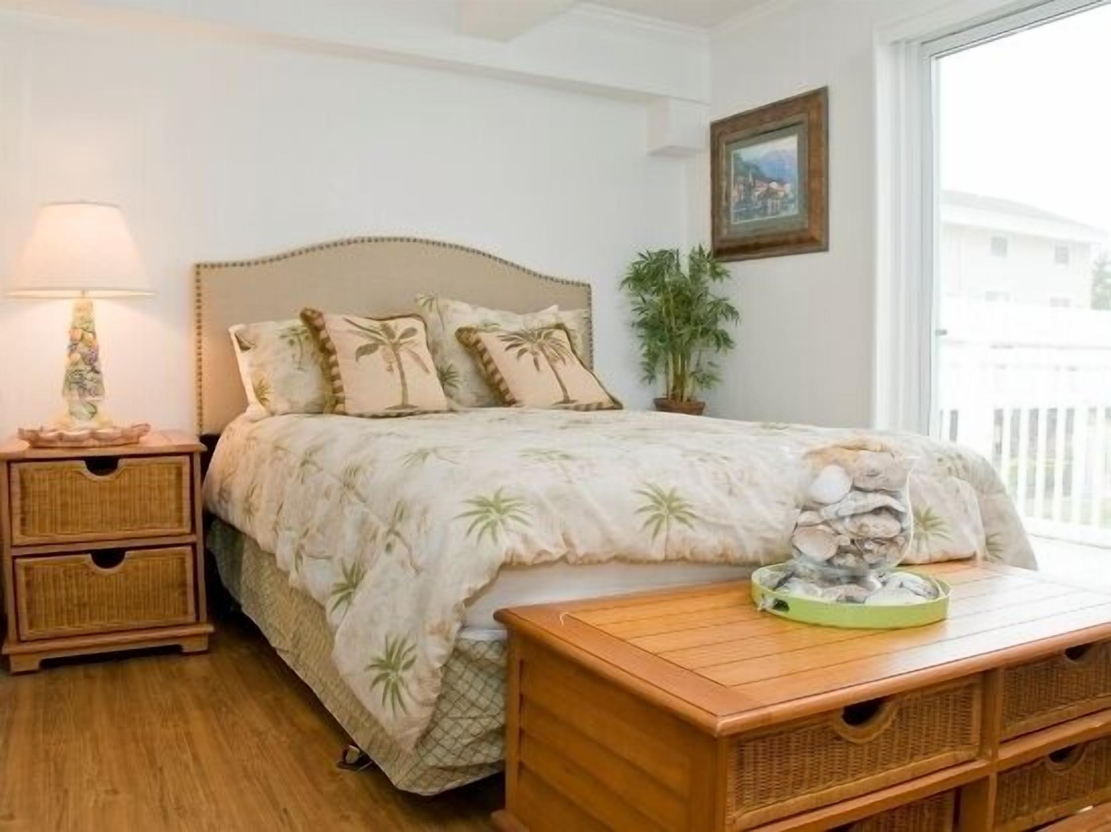 Oceanfront Townhome With Five Decks For Sunrise To Sunset Views. And A Pool :)