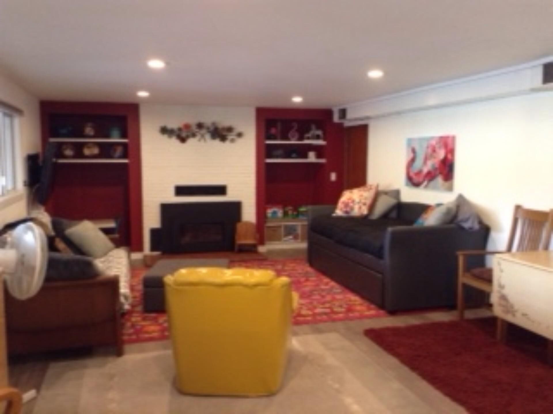 River Getaway - Serene, peaceful, yet close to all attractions and activities.