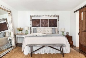 2 habitaciones, cortinas blackout y tabla de planchar con plancha 