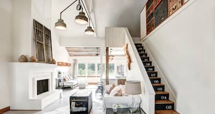The Vintage Round Top - No. 1450 Impresionante casa presentada en Country Living Mag