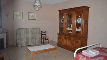 2 Schlafzimmer, Bügeleisen/Bügelbrett, Bettwäsche