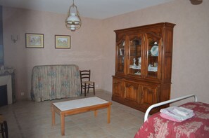 2 Schlafzimmer, Bügeleisen/Bügelbrett, Bettwäsche