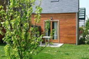 Exterior - Self-contained studio set in 5000 m² of wooded grounds 2.5 km from SAINT-MALO.  (Saint-Malo)