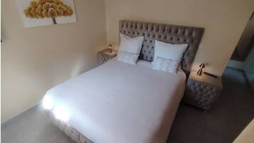 1 bedroom, iron/ironing board, travel cot, free WiFi