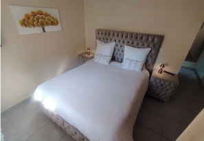 1 Schlafzimmer, Bügeleisen/Bügelbrett, Reisekinderbett, kostenloses WLAN