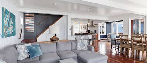 TV, fireplace, Netflix, books