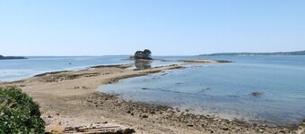 Comfortable house close to the sea and coastal paths!