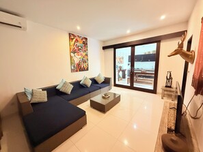 Flachbildfernseher, DVD-Player