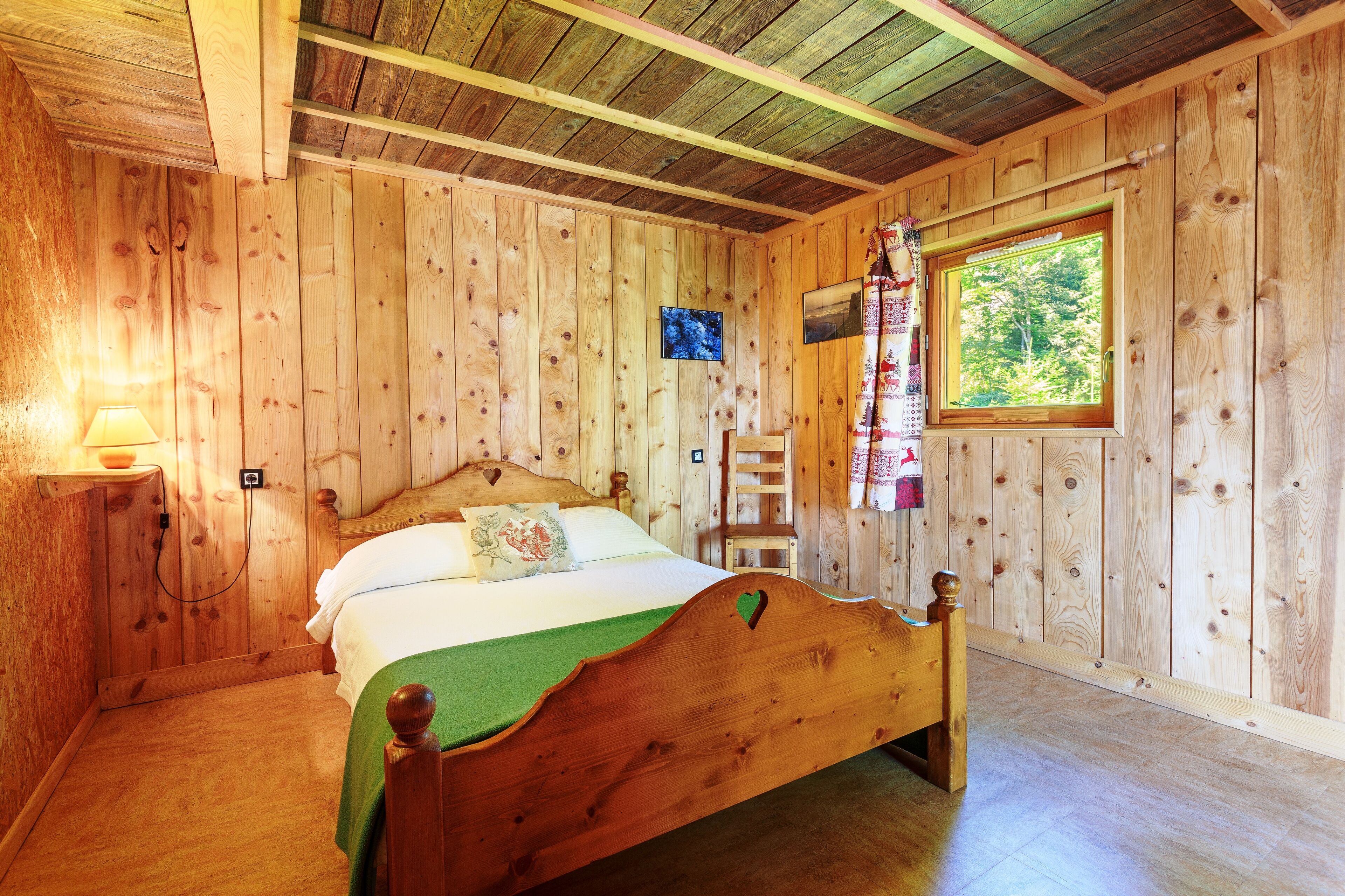 ecological chalet Chartreuse mountain, 4/6 pl comfortable cottage at the foot of the slopes