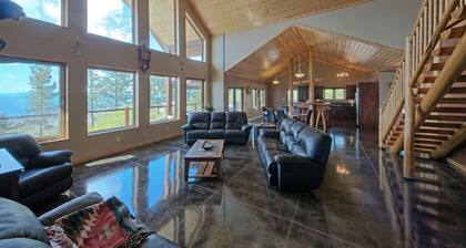 Stunning Post and Beam Home with the best views in the valley, wheelchair acc.