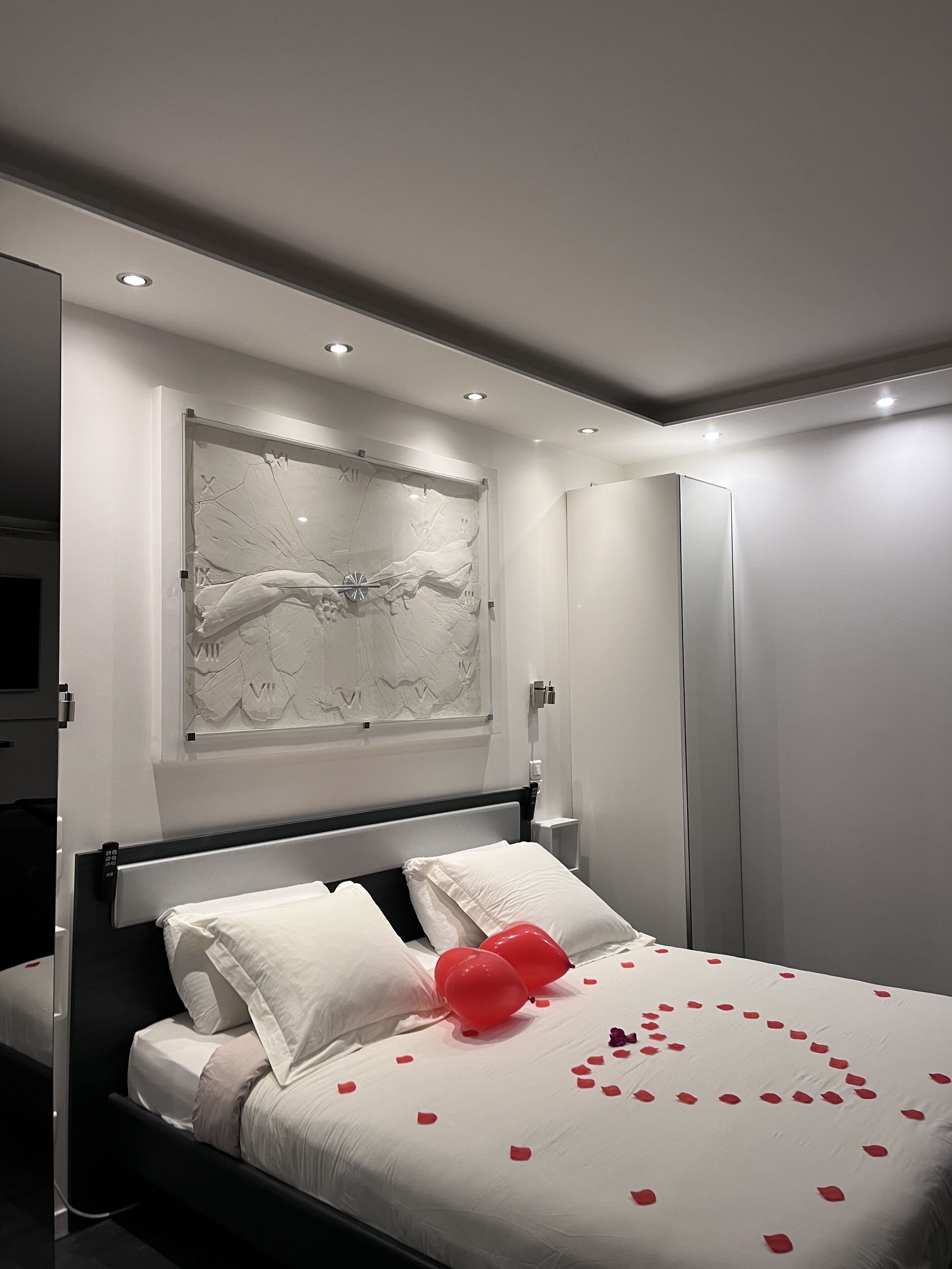 1 bedroom, in-room safe, iron/ironing board, free WiFi