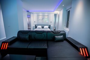 1 bedroom, in-room safe, iron/ironing board, free WiFi - Fully privatized apartment with jacuzzi and steam shower (Colmar)