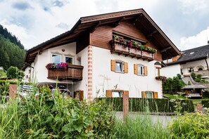 Exterior - Ski and hiking adventure in the immediate vicinity, away from the crowds, yet close to the center (Selva Gardena - Wolkenstein in Gröden)