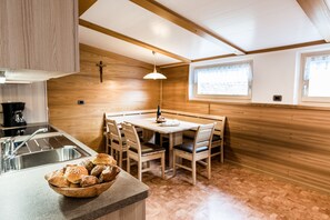 Dining - Ski and hiking adventure in the immediate vicinity, away from the crowds, yet close to the center (Selva Gardena - Wolkenstein in Gröden)