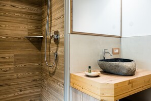 Shower, hair dryer, bidet, towels - Ski and hiking adventure in the immediate vicinity, away from the crowds, yet close to the center (Selva Gardena - Wolkenstein in Gröden)