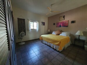 3 chambres, fer et planche à repasser, Wi-Fi, literie fournie