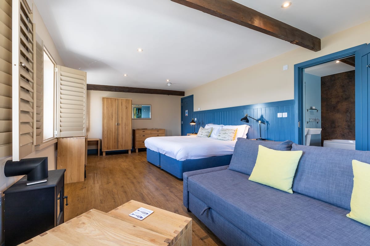 1 slaapkamer, een strijkplank/strijkijzer, gratis wifi, beddengoed