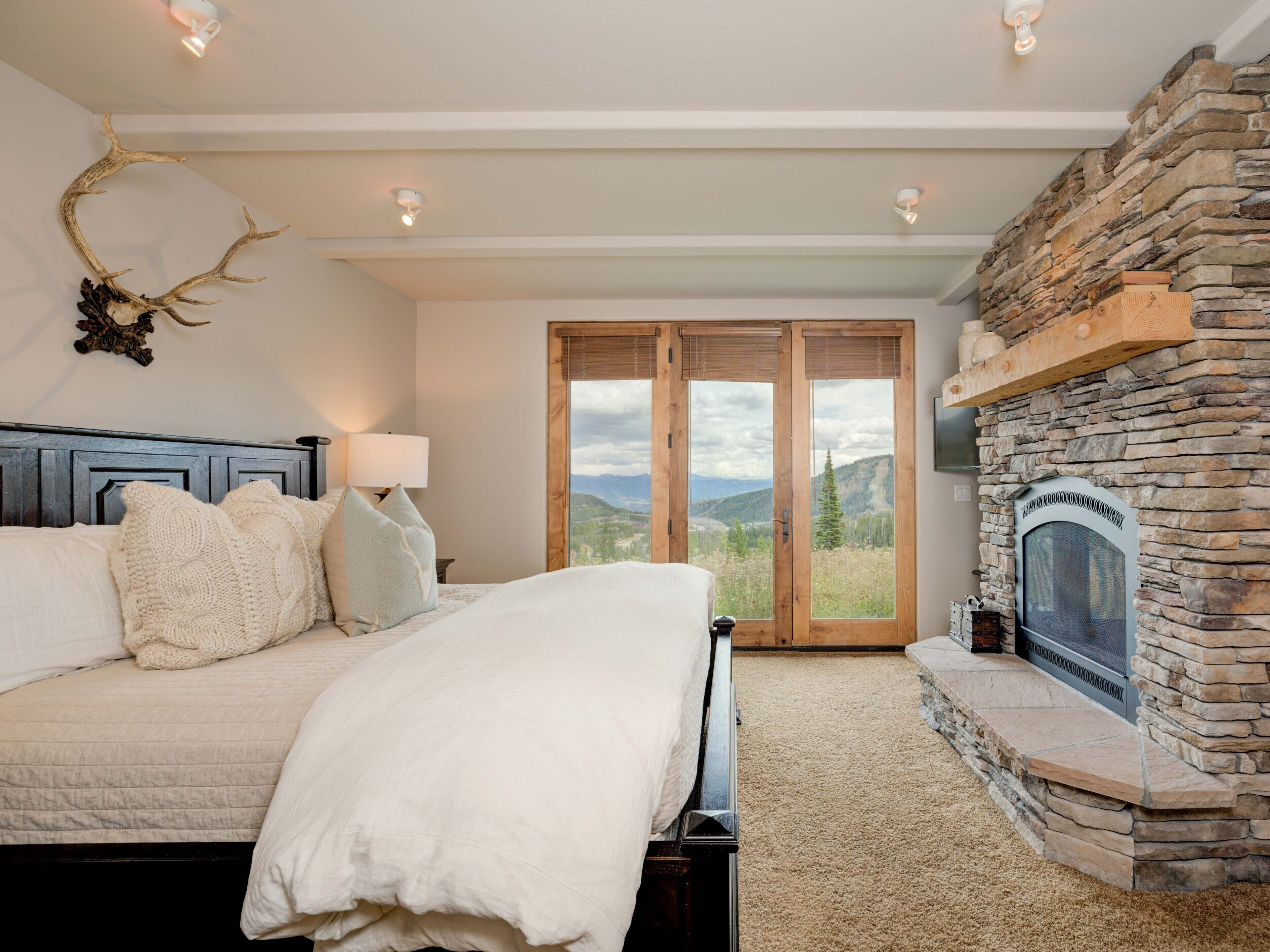 3 chambres, fer et planche à repasser, accès Internet, draps fournis