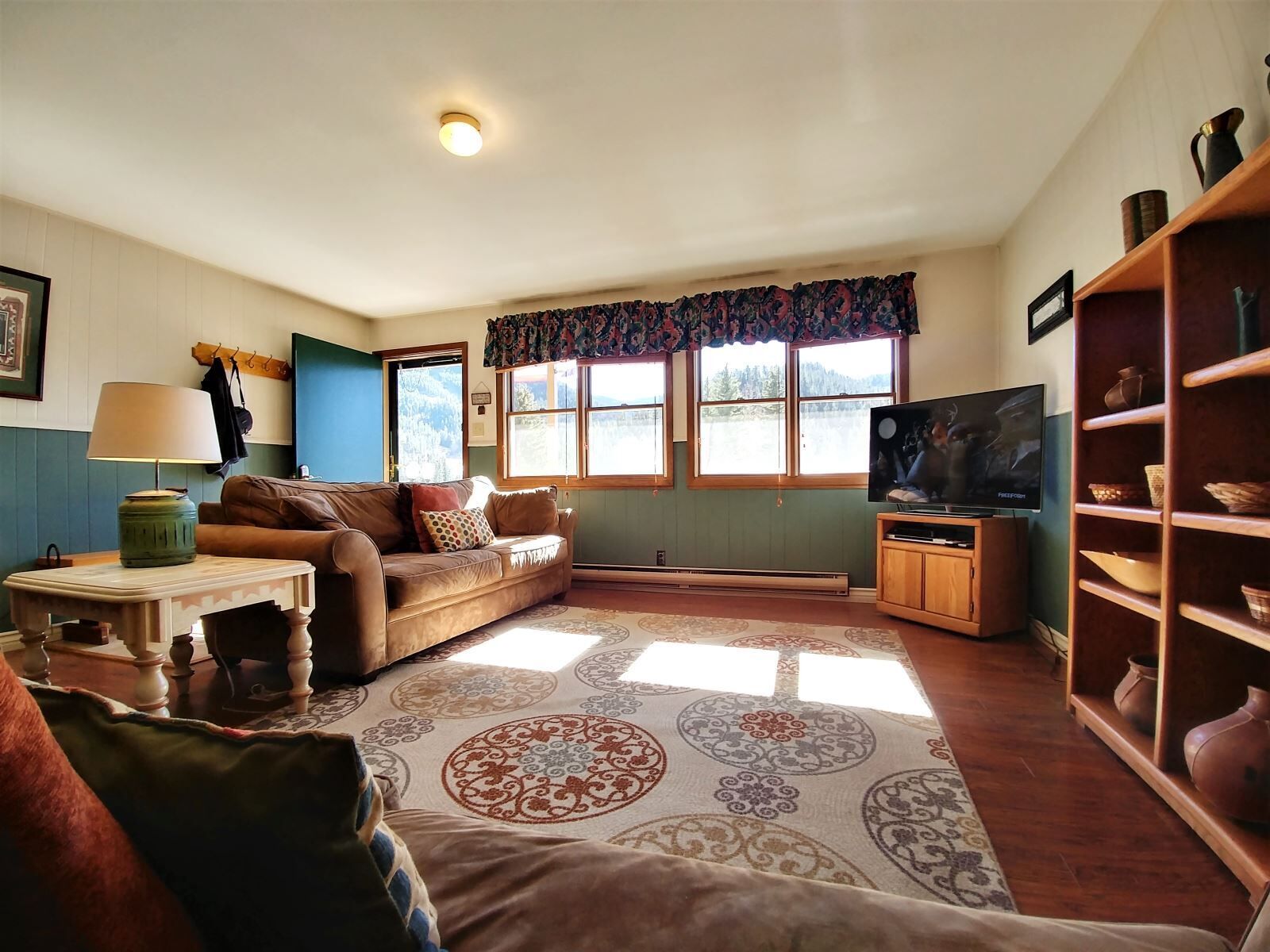 Ski View 4 Columbine - In Town - On Main Street - WiFi - Cable - Outdoor Patios