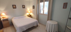 1 bedroom, travel cot, free WiFi, bed sheets