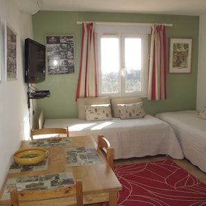 1 bedroom, soundproofing, iron/ironing board, WiFi