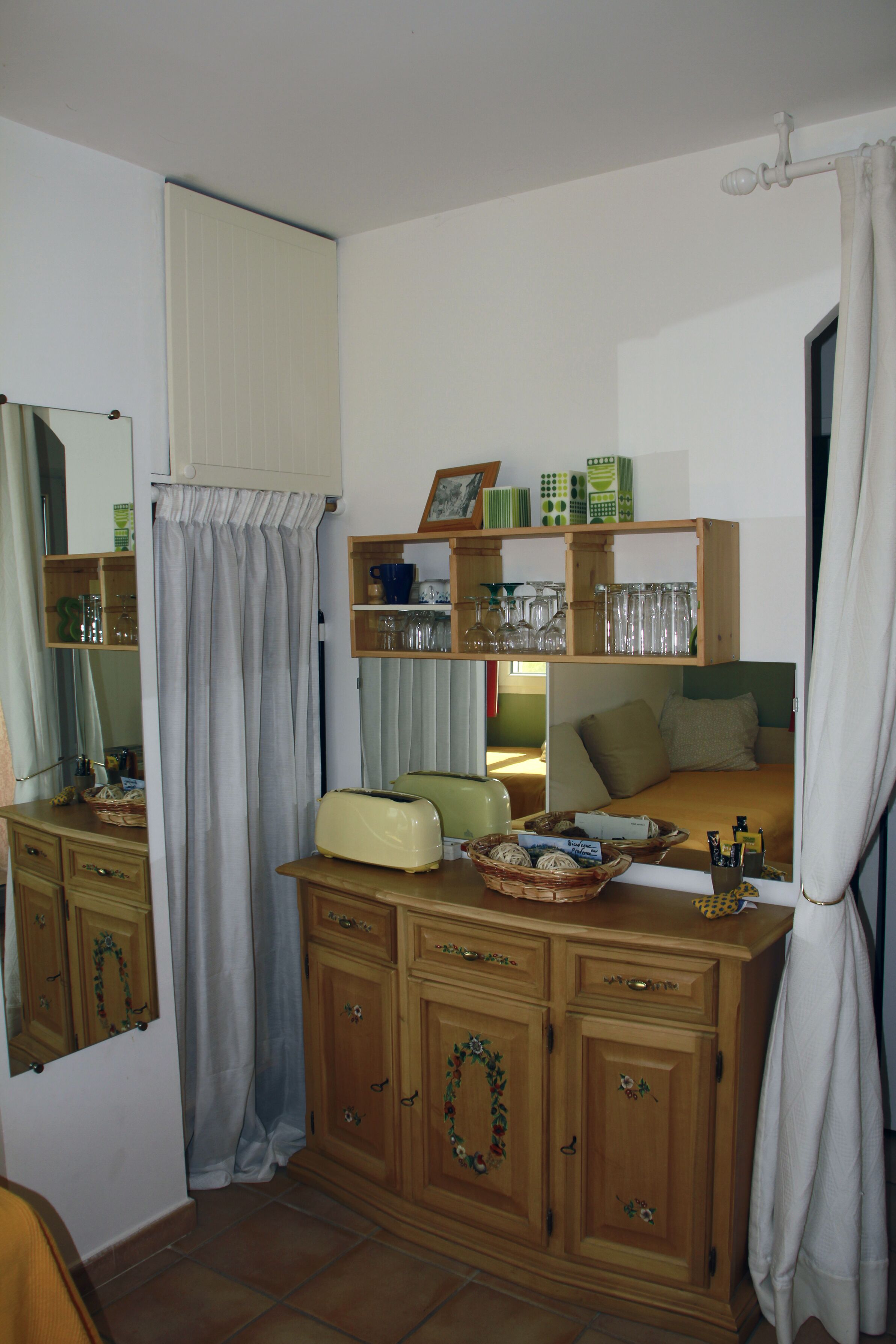 In a farmhouse with pool on the upland of a Provencal village