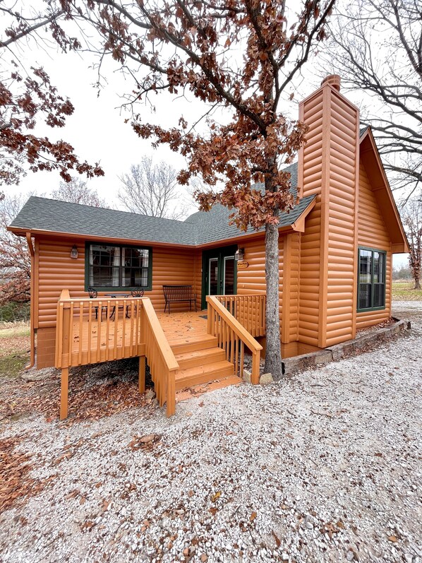 Exterior - Maggie May Nostalgic Cabin @ Tenkiller - 2 minutes to boat ramp & state park! (Vian)