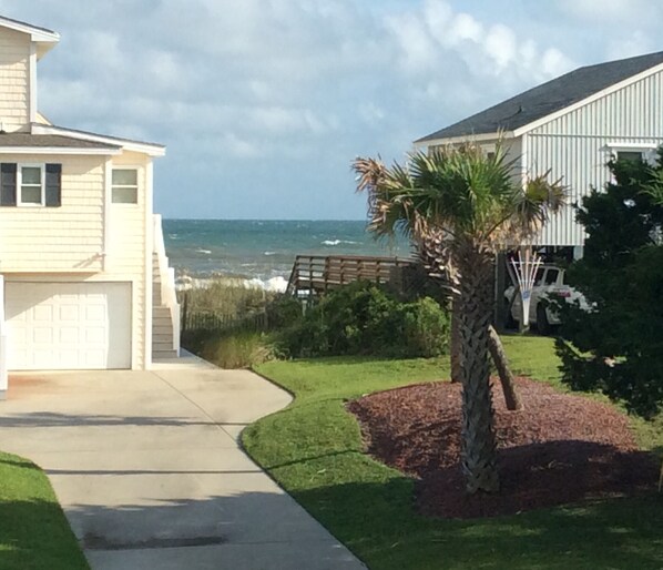 Both Ocean & Sound views from this 4BR Home! 100 steps to beach access