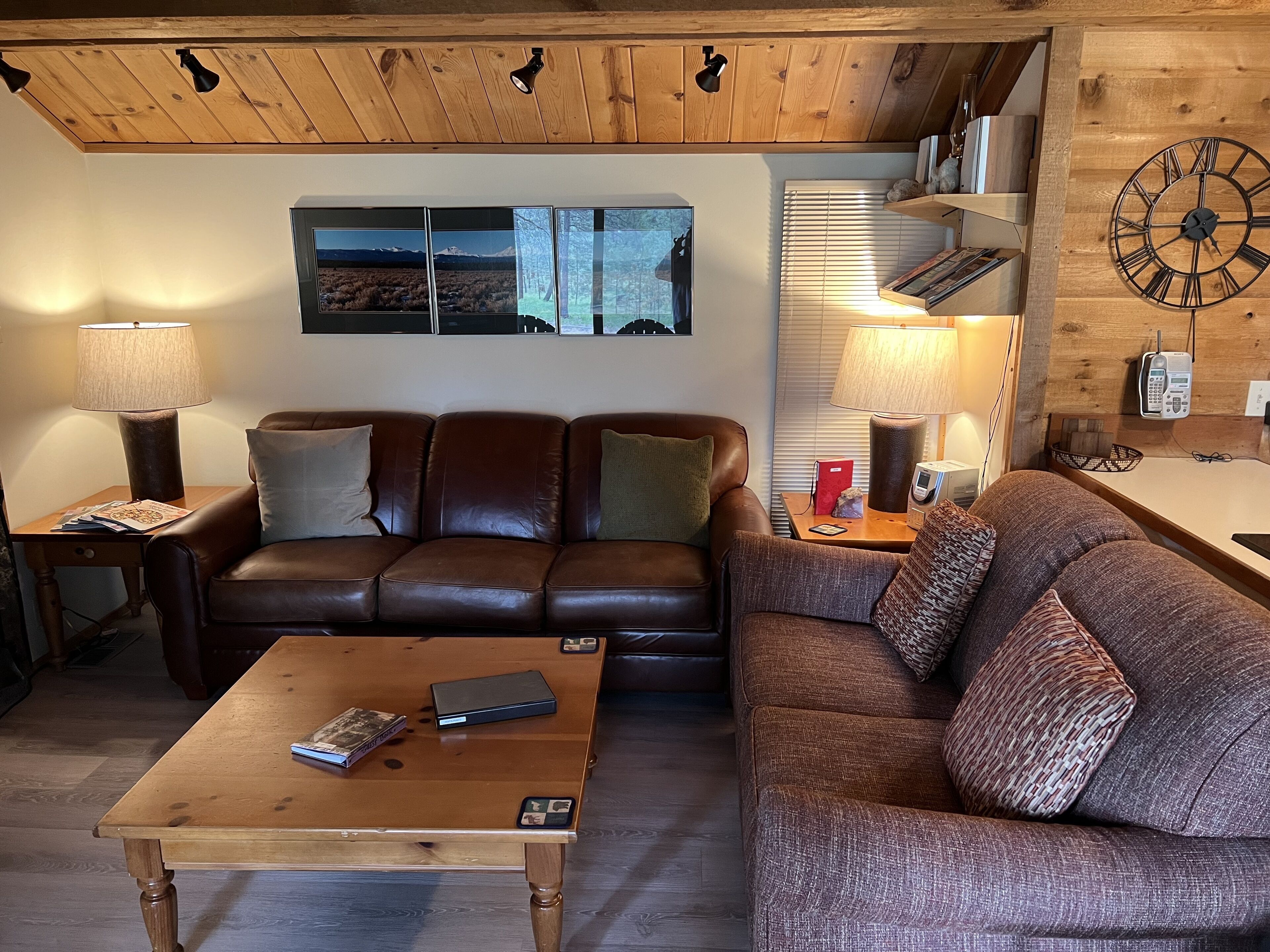 Cozy Ranch Cabin, 6 SHARC Passes-- unlimited entry, Free WiFi, Air Conditioning