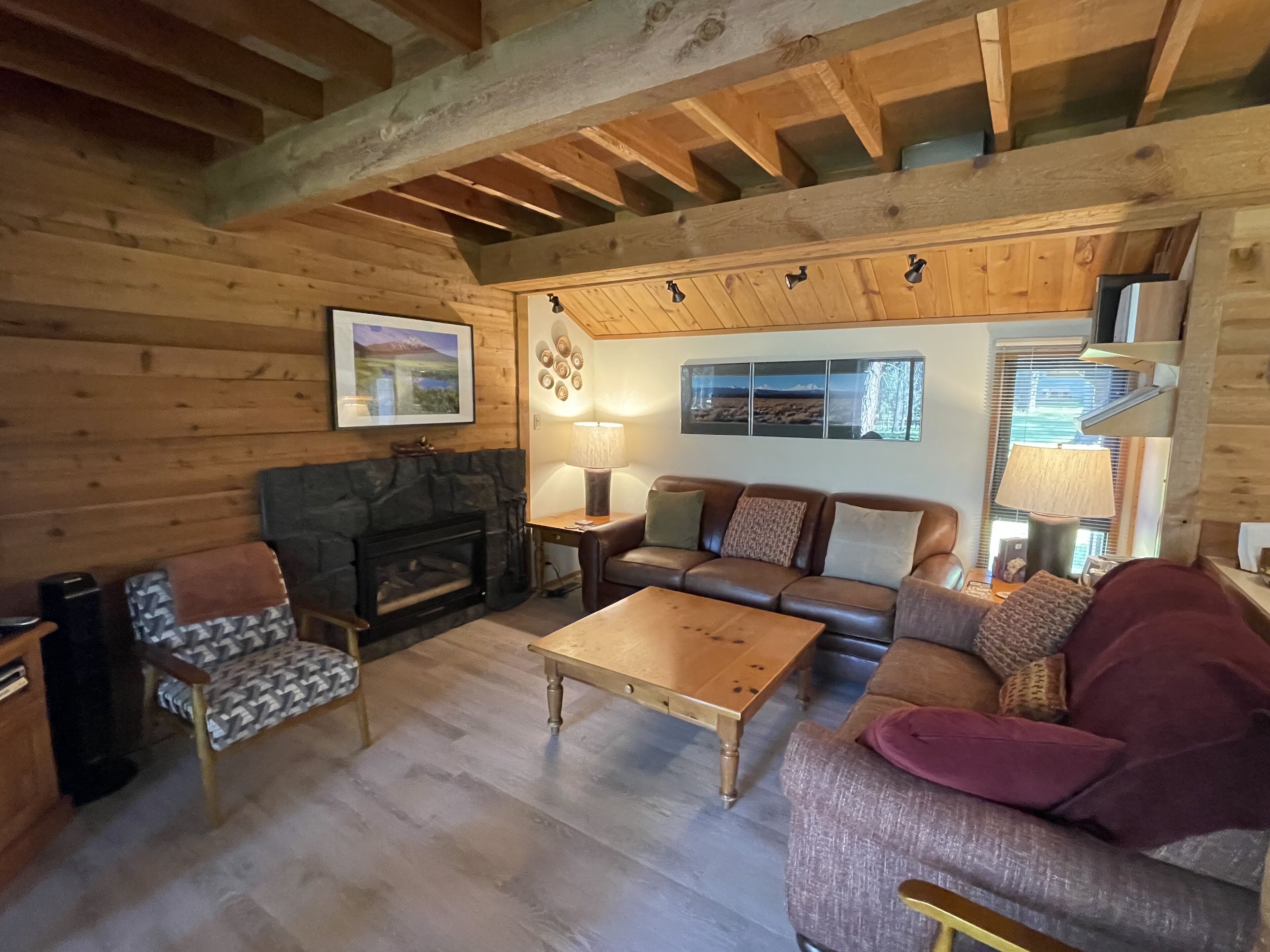 Cozy Ranch Cabin, 6 SHARC Passes-- unlimited entry, Free WiFi, Air Conditioning