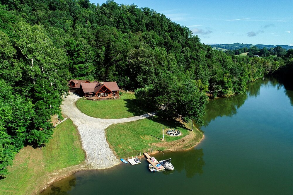 Little Sycamore Creek Landing - PRIVATE Norris Lakefront Cabin Views