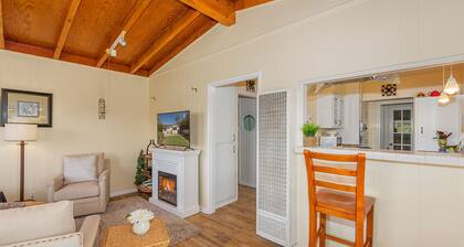 Views, Ocean/Mountain, Hot Tub, AC, Walk to Mesa Village, Gated Yard