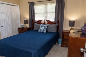 3 bedrooms, iron/ironing board, travel cot, free WiFi
