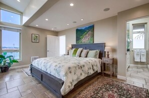 3 多间卧室、熨斗/熨衣板、上网接入、床单