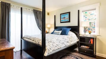 2 bedrooms, iron/ironing board, travel crib, WiFi