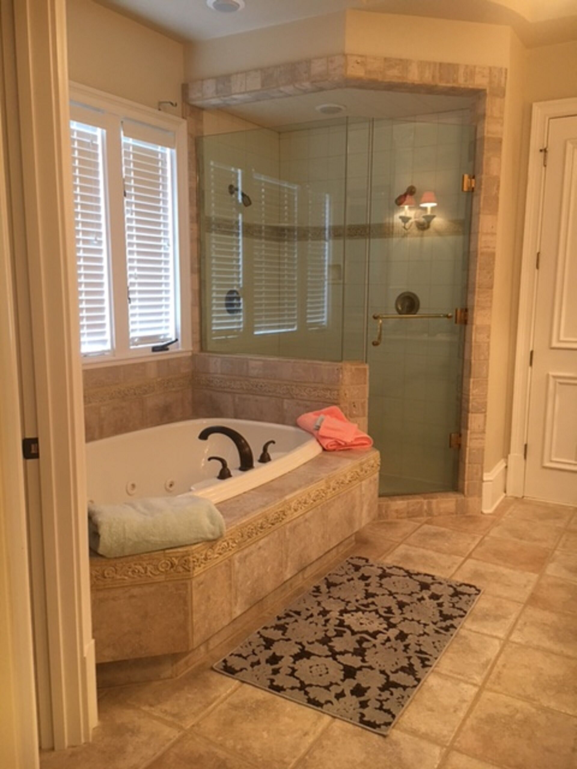  7000 sq ft On The RTJ 10Th-Exit reward up to 500, Call Rebecca 256-335-0651