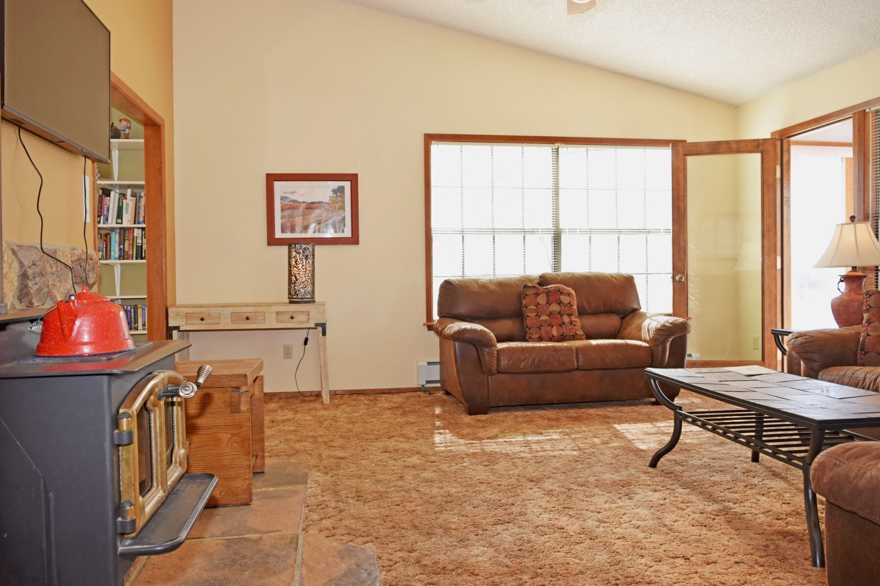 Arnolds River Retreat - In town - On The River - Cable - Washer/Dryer - Wood Sto