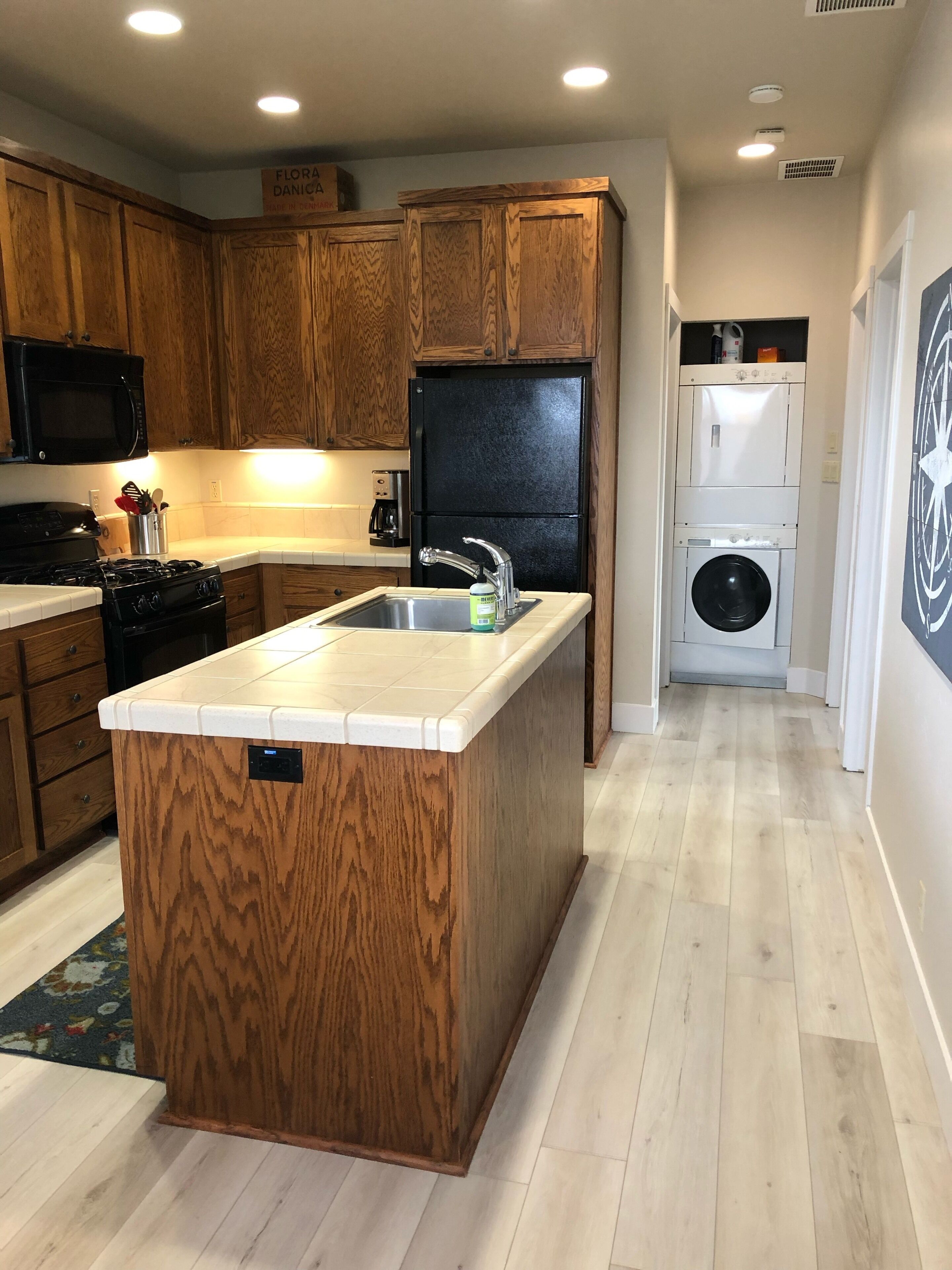 Historic Folsom 1 Bedroom - 1 Bath - Plus Dedicated Office Space
