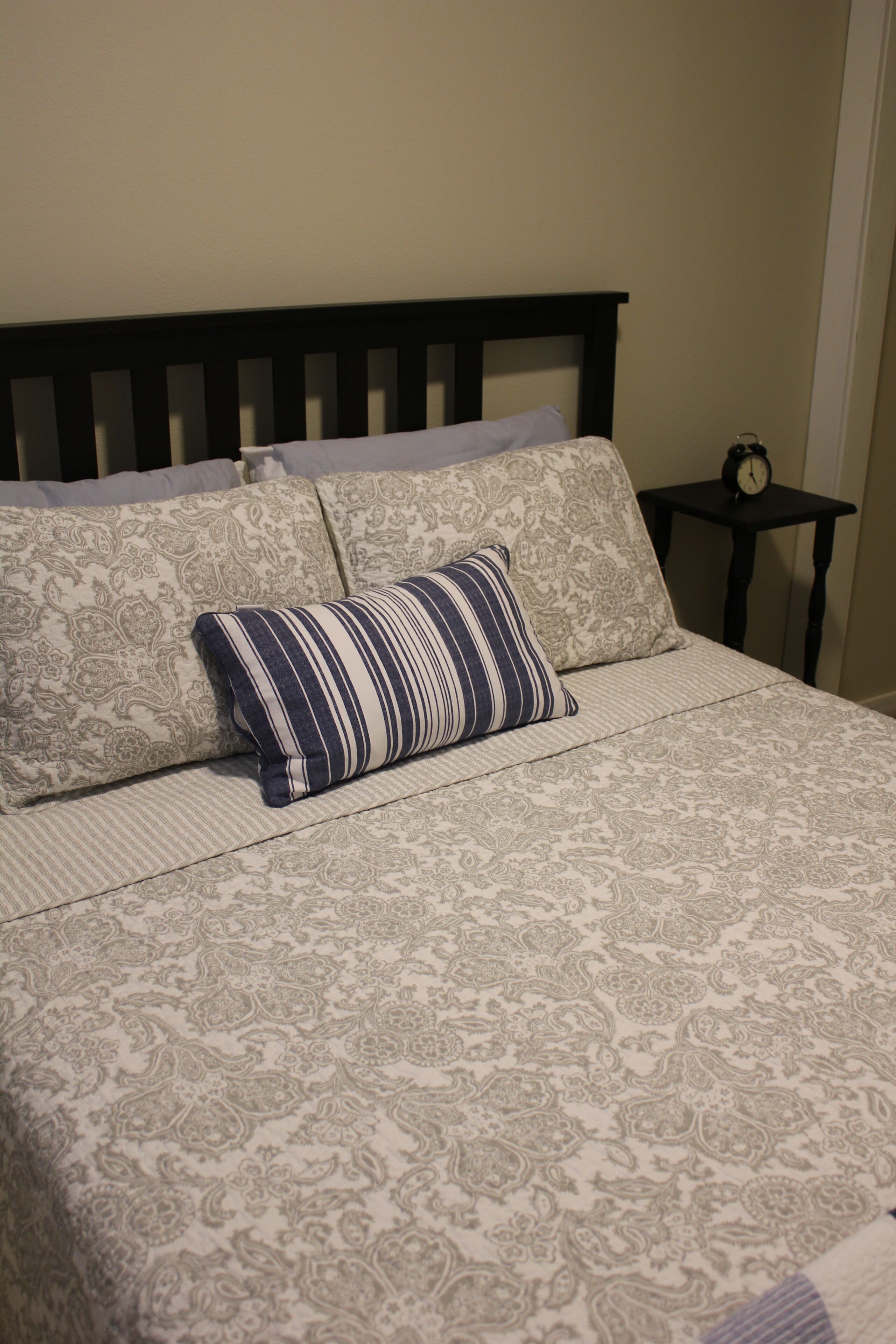 Quaint Double Bluff Guesthouse near Useless Bay