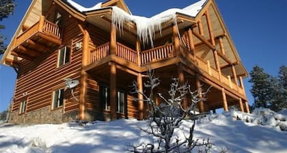 Breathtaking 6 BR log home mountain views with closest location to Wolf Creek!